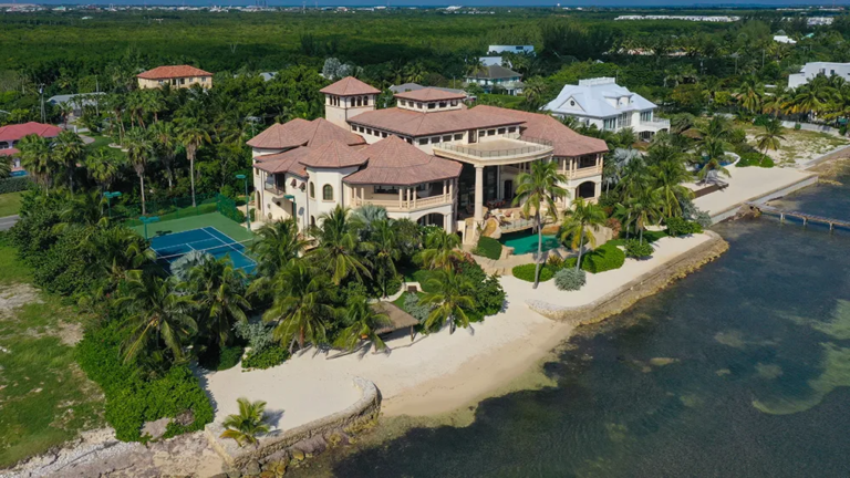 11 of the Most Luxurious Residences in the Market Today